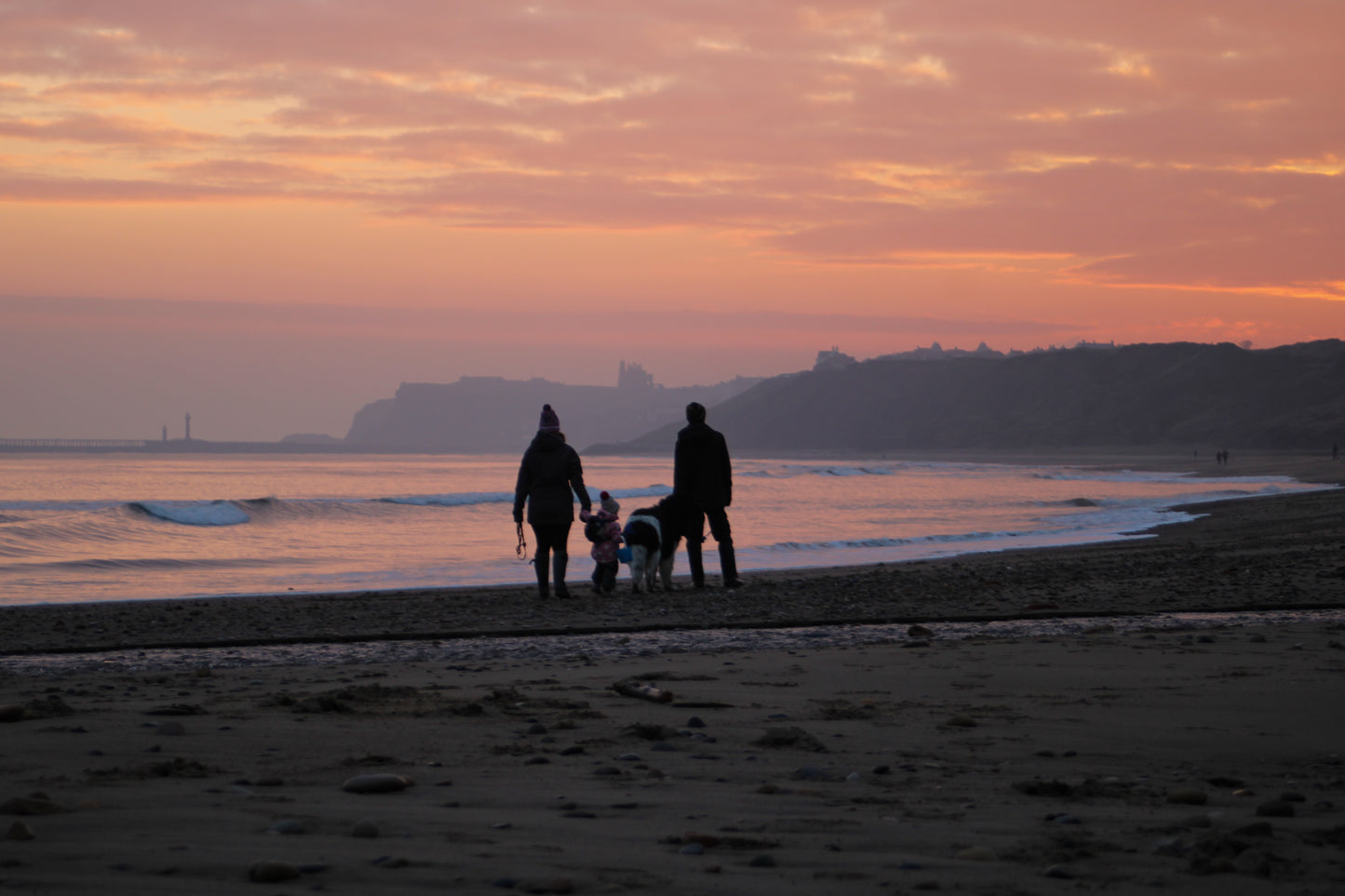 Sandsend winter sunrise, a famly walk.